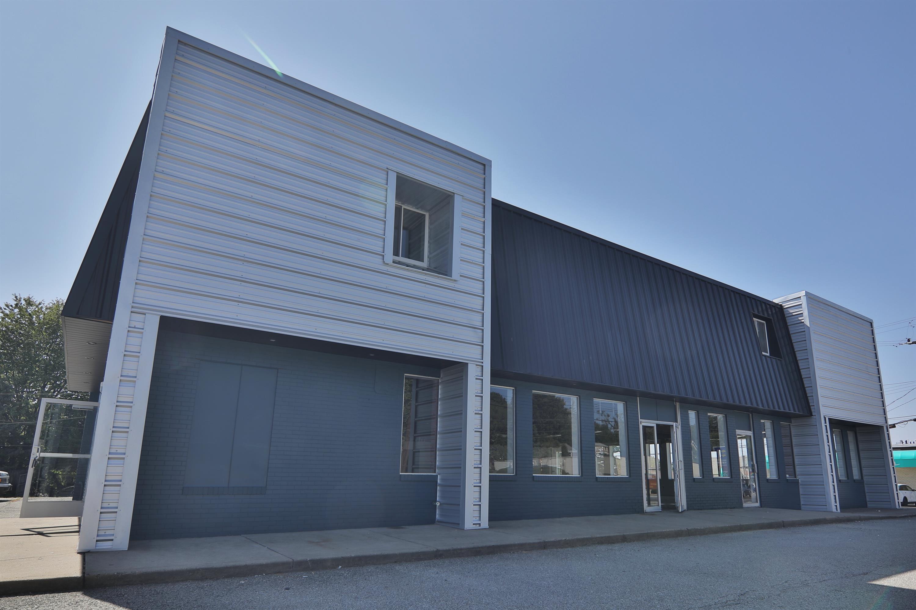 1100 Lincoln Highway